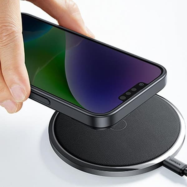 Ugreen iPhone 14 Skal Kickstand - Svart