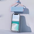 Miniatyrbild 1 av 6: Vattentätt Universalt Mobilfodral IPX8 TPU Stripes - Babyblå