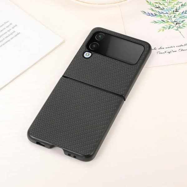 Galaxy Z Flip4 5G Mobilskal Carbon Fiber - Svart