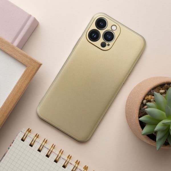 METALLIC Skal för iPhone 13 i guld