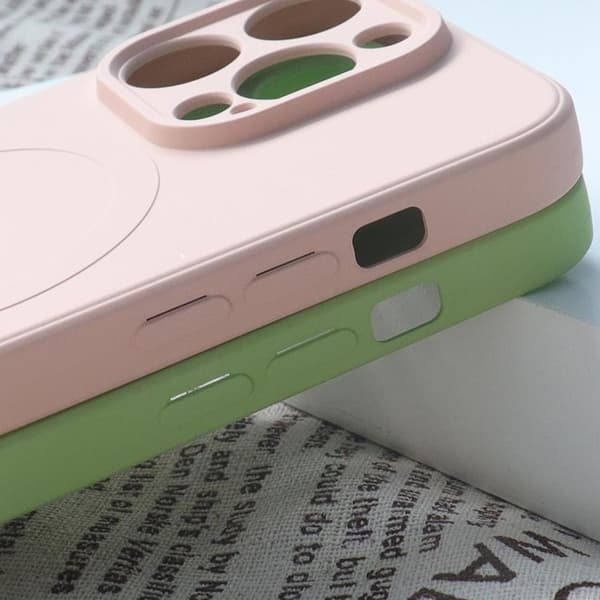 iPhone 15 Pro Max Mobilskal MagSafe Silikon - Rosa