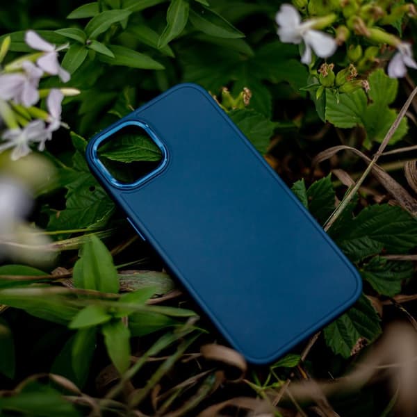 Satinskydd iPhone 7/8/SE 2020/2022 Mörkblått Elegant Fodral