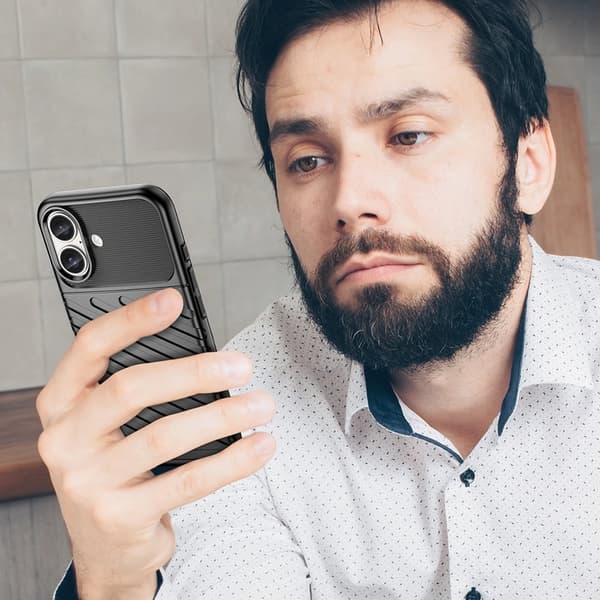 iPhone 16 Plus Mobilskal Silikon Thunder - Svart