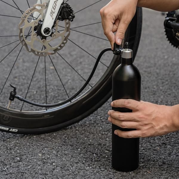 Rockbros Tubeless Tire Inflator 200 PSI 1.2L - Svart