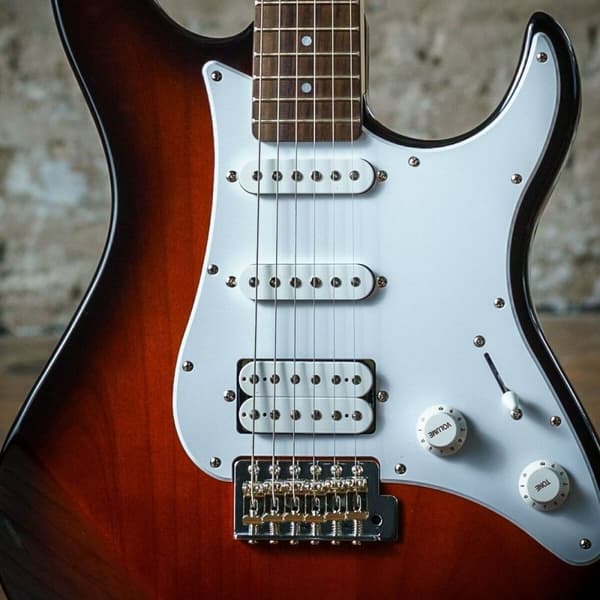 Elektrisk gitarr YAMAHA GPA112JBLII