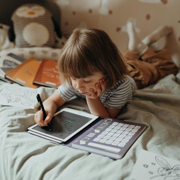 Ritplatta - Kidywolf - Kidydraw-Mini - LCD-skärm - 30 illustrationer - Lätt och kompakt
