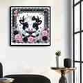 Miniatyrbillede 1 af 7: Bomclap Diamond Painting – Sød Baby Ox i elegant sort og pink DIY 5D Diamond Painting til voksne og begyndere, 30x30cm