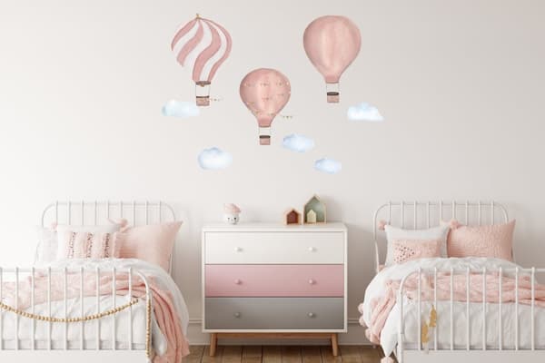 Wallstickers - Eventyrhistorie lyserød luftballoner