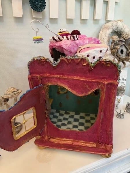 Mrs. Sheep Cake and her wonderful Cake House - Paper Art