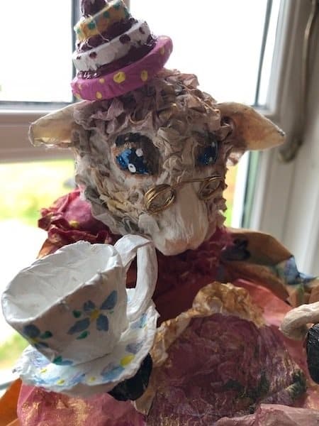 Mrs. Sheep Cake and her wonderful Cake House - Paper Art