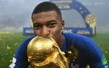 Kylian Mbappe Affisch (30×40 CM)
