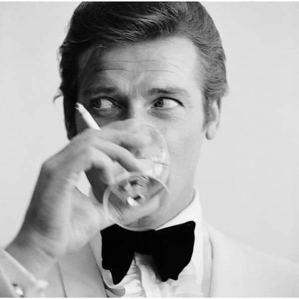 Roger Moore Affisch