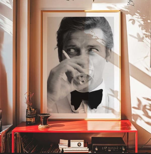 Roger Moore Affisch