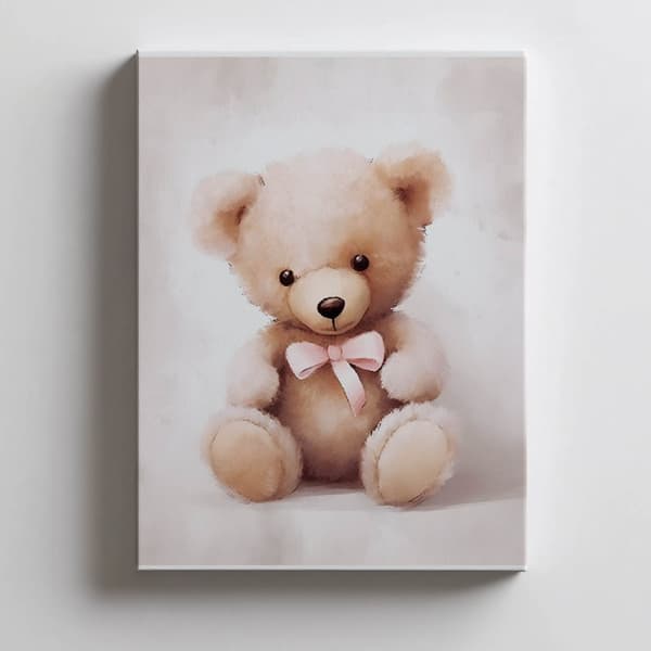 Nalle vaaleanpunaisella rusetilla Nalle vaaleanpunaisella rusetilla, 70x100 cm, musta alumiinirunko, 230 gsm mattapaperi