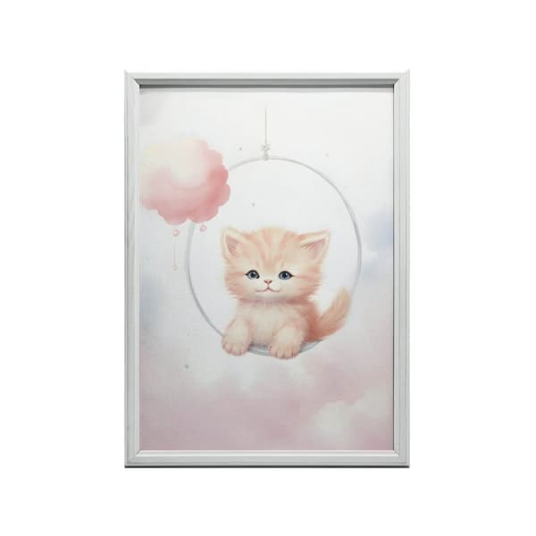 Happy Kitty på en gunga Happy Kitty på en gunga, 30x40 cm, guld aluminiumram, 230 gsm matt papper