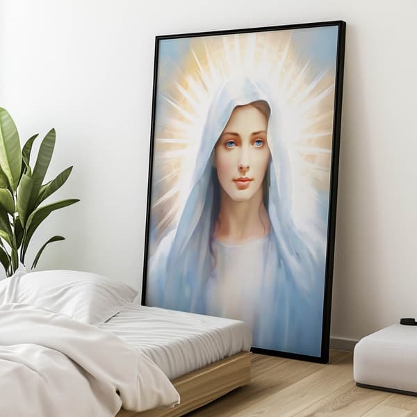 Light of Mary Light of Mary, 30x40 cm, mørkebrun træramme, 230 gsm mat papir