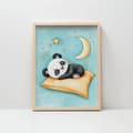 Miniatyrbild 11 av 11: Affisch Söt panda sover på en orange kudde Affisch Söt panda sover på en orange kudde, 40x50 cm, svart aluminiumram, 230 gsm matt papper