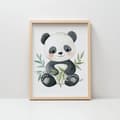 Miniatyrbild 9 av 11: Affisch Söt Panda bland löv Affisch Söt Panda bland löv, 40x50 cm, svart aluminiumram, 230 gsm matt papper