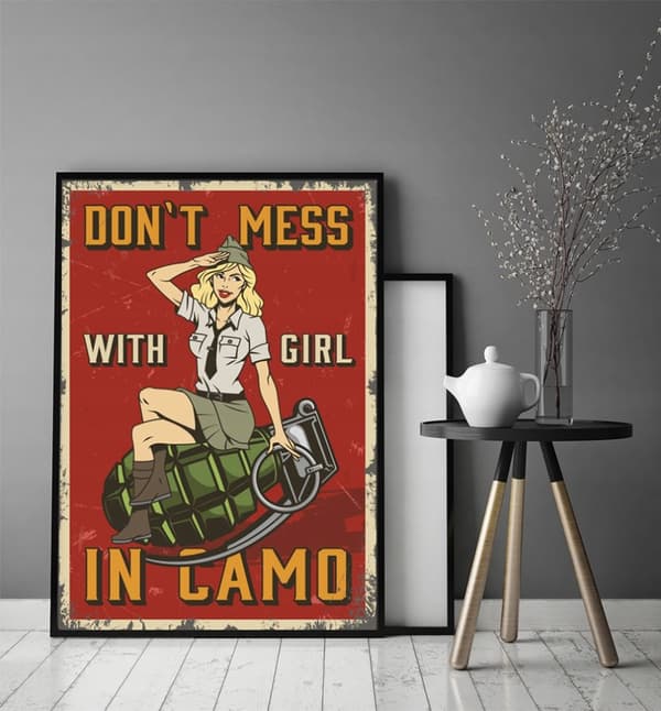 KUVAPUOLISTE KEHYISSÄ 33x43 cm Garage Pinup P1572