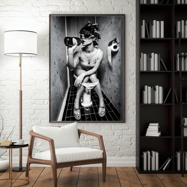 Drunken i Toa Svartvit Affisch – Rolig Poster – Humoristisk Väggkonst på Fotopapper 260g