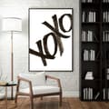 Miniatyrbillede 4 af 6: Vit XOXO Poster – Stilren Typografi i Minimalistisk Design