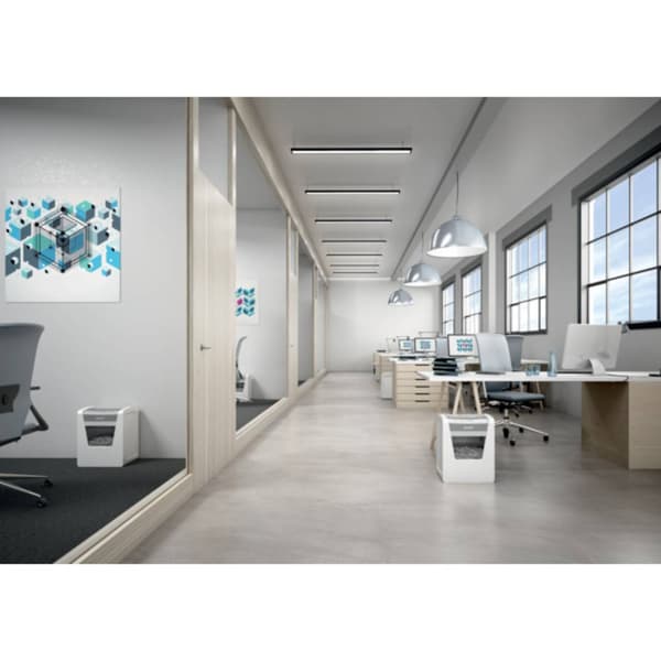Leitz IQ Home Office P4 Dokumentförstörare 5 ark Partikelsnitt 4 x 40 mm P-4 23 l Strimlar också Häftklamrar, Gem