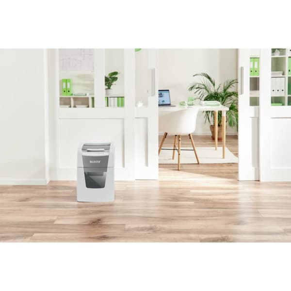 Leitz IQ Autofeed Small Office 100 Dokumentförstörare 100 ark Partikelsnitt P-4 34 l Strimlar också Gem, Häftklamrar, K
