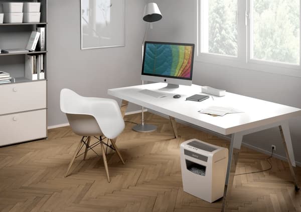 Leitz IQ Home Office P-4 paperisilppuri Hiukkassilppuri 22 cm Valkoinen