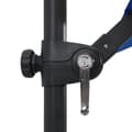 Pikkukuva 7 / 9: vidaXL Aurinkovarjo cantilever LED/terästolppa 250x250 cm sininen