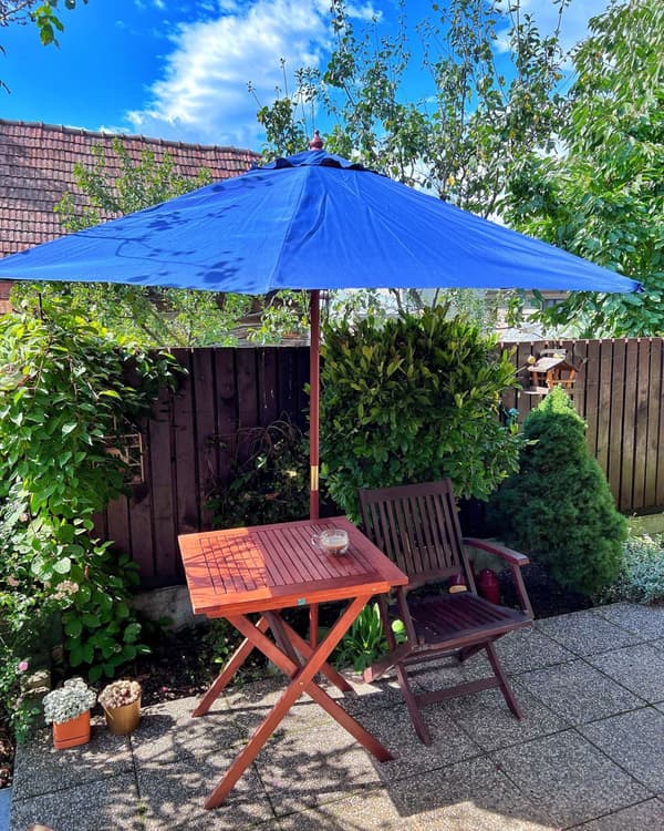 Hageparasoll Blå Stoff ø 270 x 254H cm Bjørkestang Sammenleggbar Utendørs Moderne