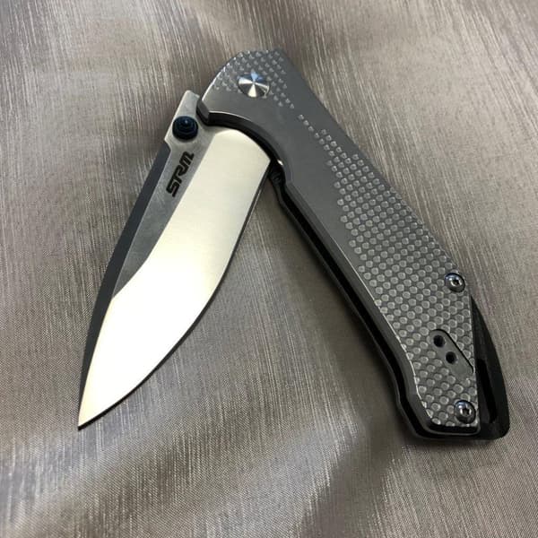 SRM Knives & Tools (svenskt stål) 9015 stål fullstor fällkniv m flipper