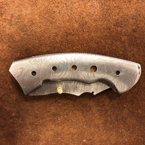 Handgjord kniv - unik och vacker damscus / damaskus fällkniv / jaktkniv
