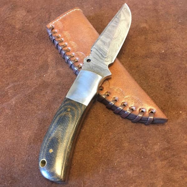Handgjord Jaktkniv Damascus