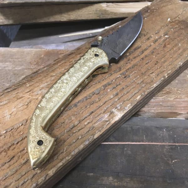 Handgjord kniv - unik och vacker damscus fällkniv / jaktkniv