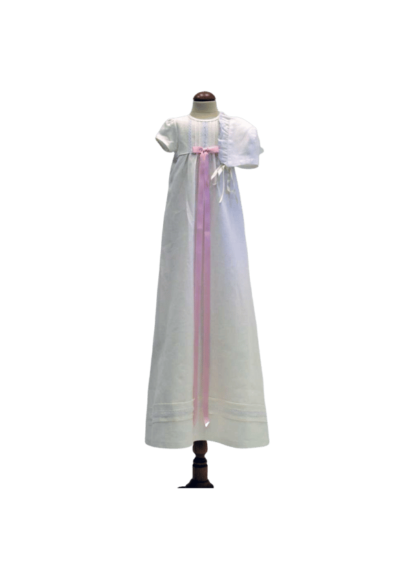 Dopklänning med dophätta, kort ärm, ljus-rosa rosett. Grace of Sweden