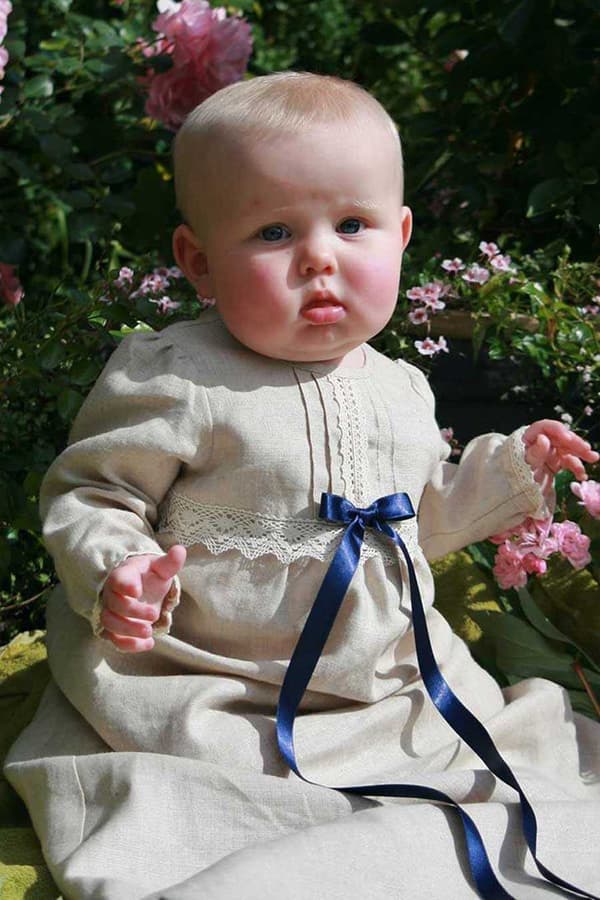 Christening gown in linen - Grace of Sweden - long sleeve and 4 choices of bow colour