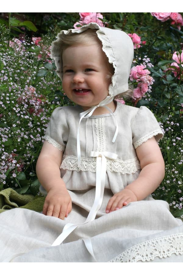 Linne dopklänning Grace of Sweden, kort ärm och dophätta