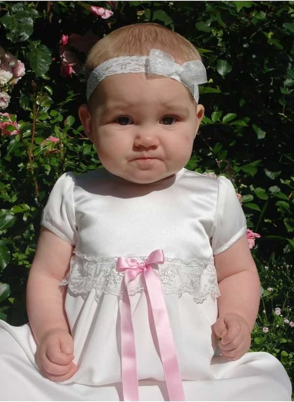 Dåbskjole Grace of Sweden, Grace-Sessan med kort ærme