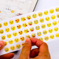 Miniatyrbild 1 av 8: Emoji klistermärken – 660 stickers i olika uttryck