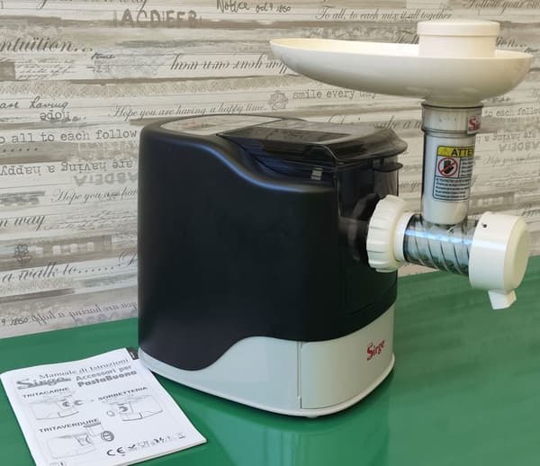 Pastamaskin med SORBETTERIA-tillbehör med 13 dies 260 Watt för alla mjöl, med stöd och kit för att göra pai