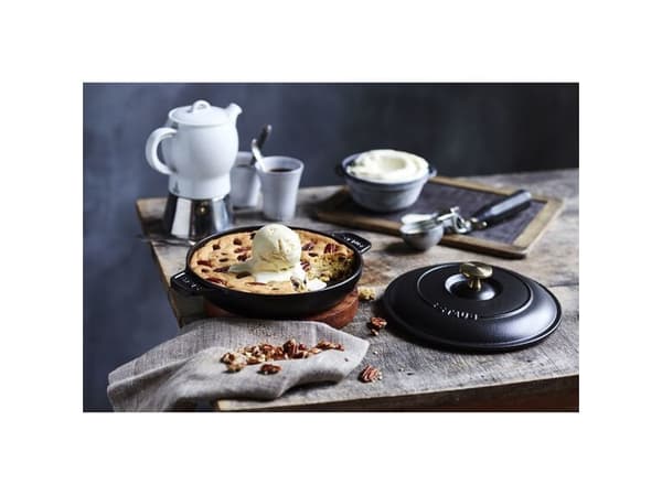 ZWILLING STAUB SPECIALITIES, Au gratin-stekeform, Oval, Støpejern, Keramisk, Gass, Halogen, Induksjon, Forseglet Plate, Sort, -20 - 240 °C