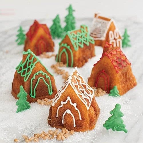 Nordicware 81948 Kakfat, Mysig Village Design, Gjuten Aluminium, Non-Stick beläggning