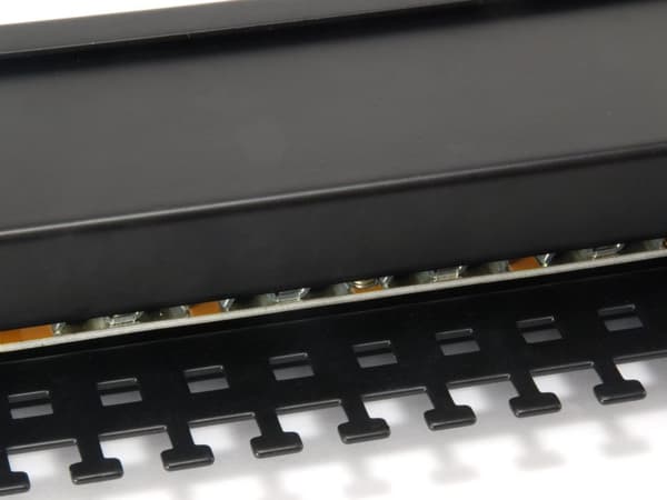 Varusta Patch-paneeli 24x RJ45 Cat6 19" 1U musta