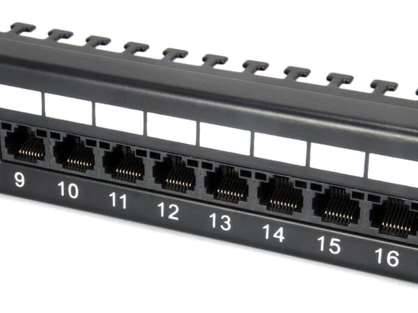 Utrusta patchpanel 24x RJ45 Cat6 1U UTP 19"