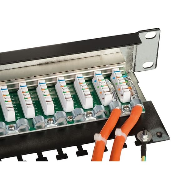 Patchpanel - LINDY - 24 portar Cat.6 STP - 1U - Svart - 360° skärmning