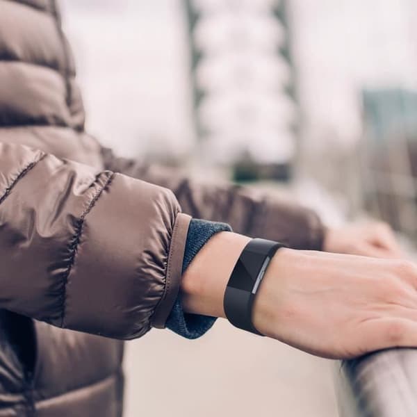 Armband - AVIZAR - FitBit Charge 2 - Texturerad silikon - Spänne - 205mm svart