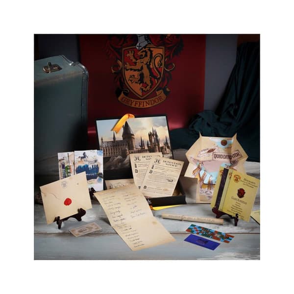 Wizarding World - Harry Potter - Set med inbjudningsbrev till Hogwarts