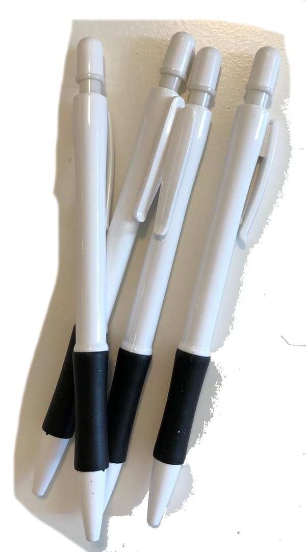 4 stycken stiftpennor 0,7 mm vita