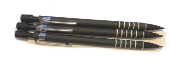 3 Stiftpennor 0,7 mm skrivbrett