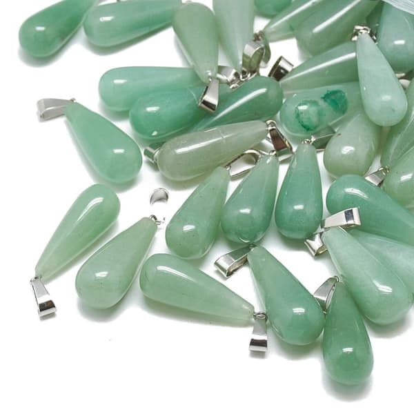 ett litet hänge berlock droppe aventurine